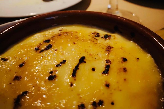 Barcelona Gothic Quarter VIP Tapas & Wine Tour - Price, group size, and value