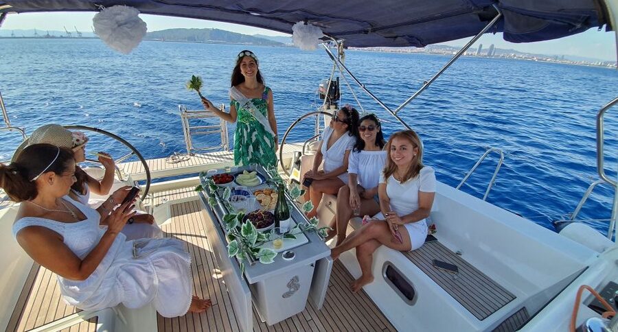 Barcelona: Luxury Private Sunset Yacht Cruise - Booking Value and Practical Tradeoffs