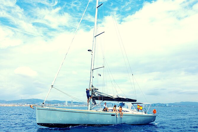 Barcelona Luxury Yacht Cruise – Day or Sunset, Open Bar & Snacks - Day sailing or Barcelona sunset?
