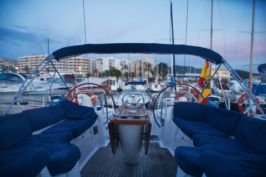 Barcelona: Private Luxury Sailing Tour - What the skipper can add to the experience