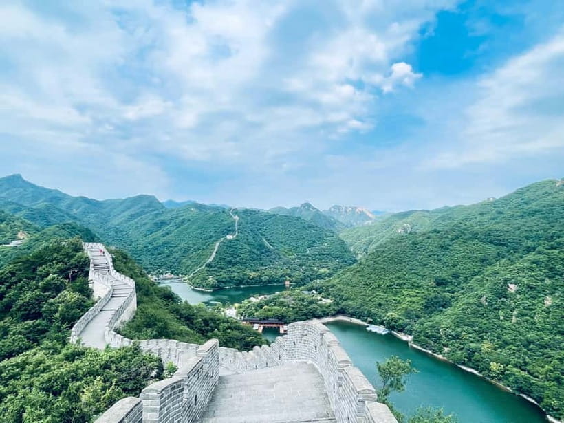 Beijing:Mutianyu/Badaling Great Wall Tour with VIP Fast Pass - Choosing between Mutianyu, Badaling, and the original Wall