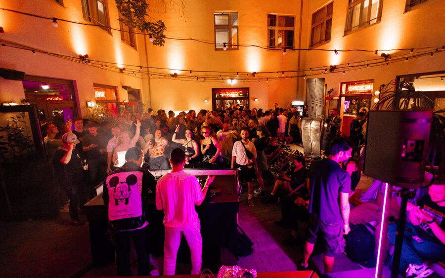 Berlin: Pub Crawl with Shots and VIP Club Entry - My verdict on the $22 pub crawl
