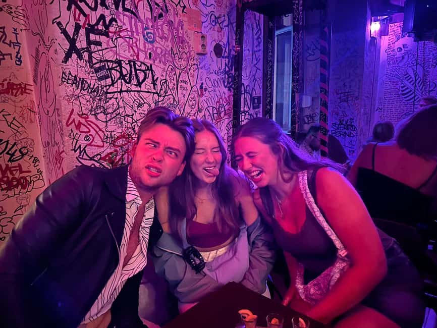 Berlin Pubcrawl: Shots, Party Games, Prices & VIP Club Entry - Party games that make a difference