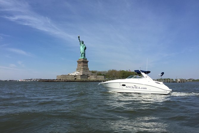 Best Private Luxury Daytime Boat Tour in New York City - 2 Hour - Starting Beside the Freedom Tower