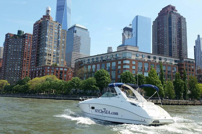 Best Private Luxury Daytime Boat Tour in New York City - 2 Hour - Captains Who Shape the Experience