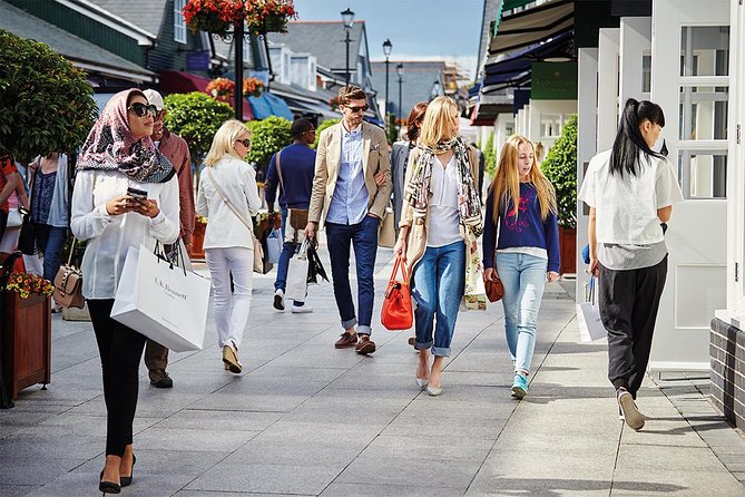 Bicester Village Shopping Trip from London with VIP Discount - The coach ride to Oxfordshire