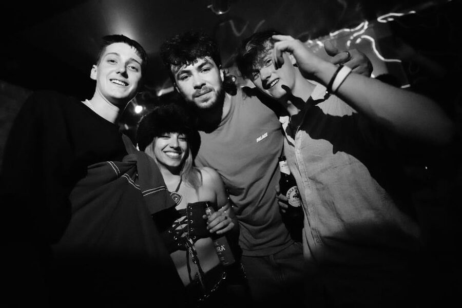 Big Hamburg Pubcrawl - Shots, Games & VIP Bundle - Three Bars, Three Different Chances to Find Your Crowd