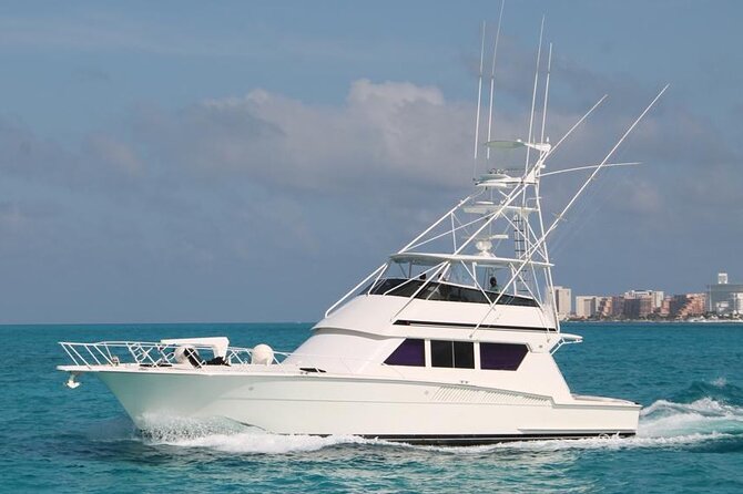Biggest Luxury Yacht Boat Best in Cancun up to 28 pax - Food, drinks, and the party setup