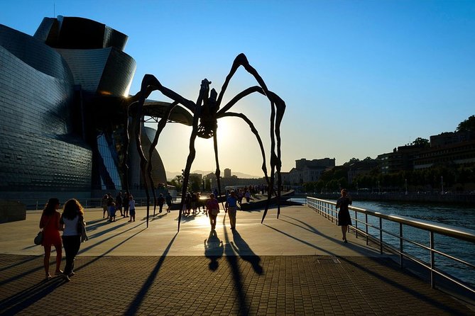 Bilbao: Guggenheim Like Never Before: VIP Access. Small Group.Top - Meeting the Guide on Mazarredo Zumarkalea