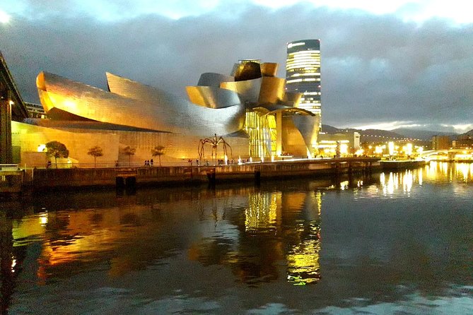 Bilbao: Guggenheim Like Never Before: VIP Access. Small Group.Top - The First 30 Minutes: Gehry’s Titanium Building