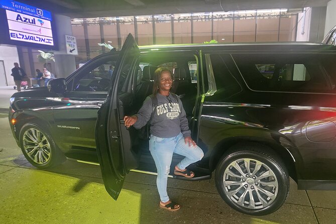 Boca Raton Luxury SUV Transfer to/from Fort Lauderdale Airport - Meeting your driver and confirming the address