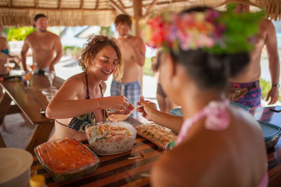 Bora Bora Luxury Tour and Beach Picnic - Coral Gardens and Snorkeling Advice