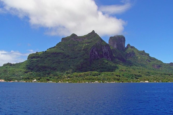 Bora Bora VIP Arrival Airport to Hotels Transfer - What happens at the hotel dock