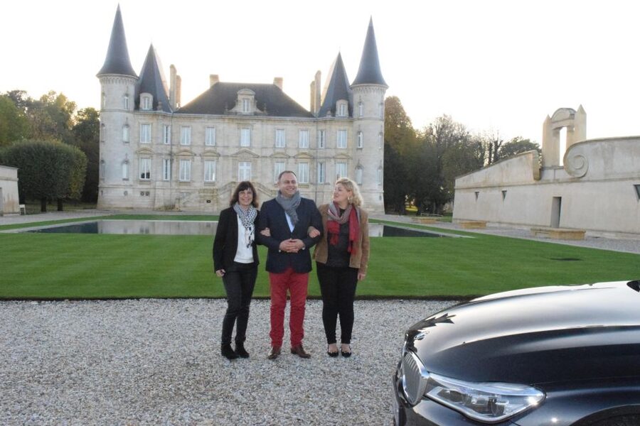 Bordeaux: Medoc tour in a small group (Luxury Mercedes EQV) - Château Margaux: a short stop with a famous view