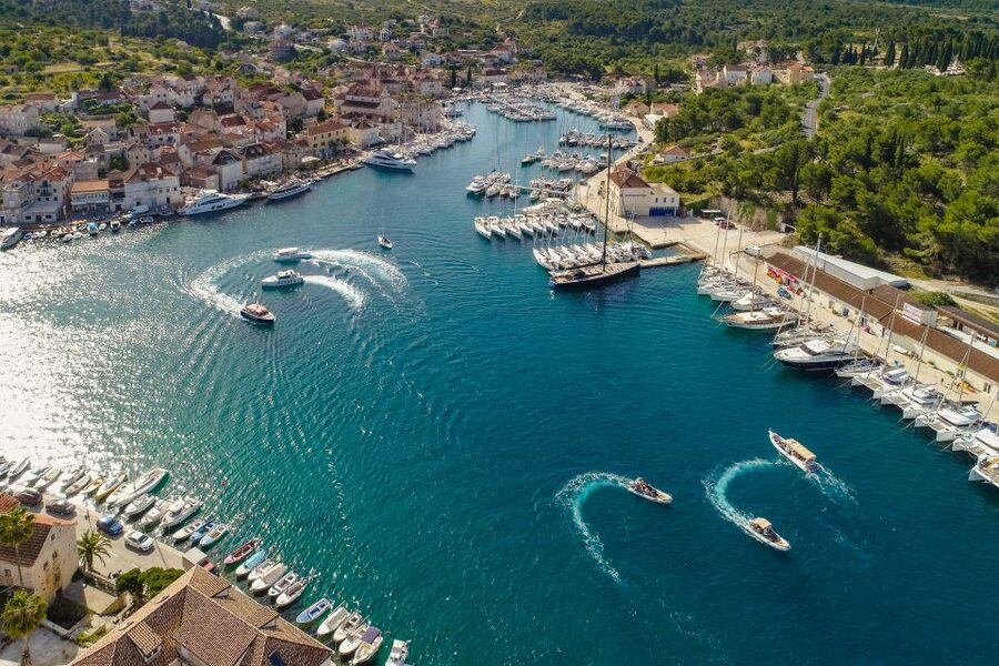 Brač: Blue Cave Island Hopping Luxury Tour - Stiniva Cove and the narrow Adriatic setting