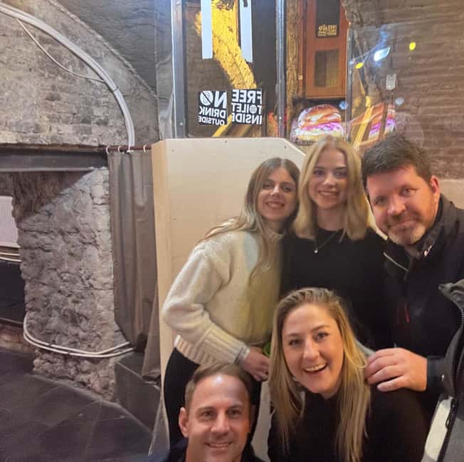 Budapest: Guided Ruin Bar Pub Crawl VIP Entry & Free Shots - Füge Udvar: more time for conversation