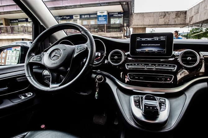 Budapest Private Airport Transfer in a Luxury Minivan - Your departure ride to Budapest Airport