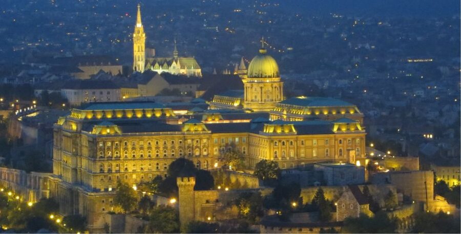 Budapest: Private Luxury Sightseeing Tour - Jewish Quarter, the Great Synagogue, and Budapest’s layered past