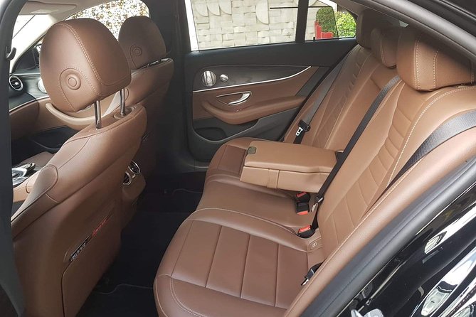 Budapest to Vienna Private Transfer in a Luxury Car - Choosing between the sedan and the minivan