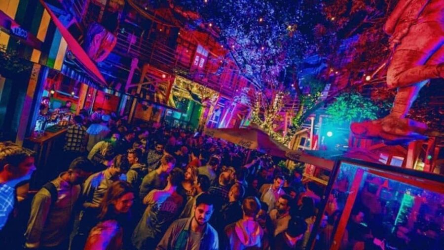 Budapest: Unmissable Bar Crawls with Shots & VIP Club Entry - Practical tips for a smoother night