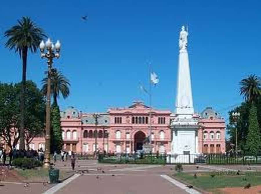 Buenos Aires City Tour with Luxury Lunch - Key points at a glance