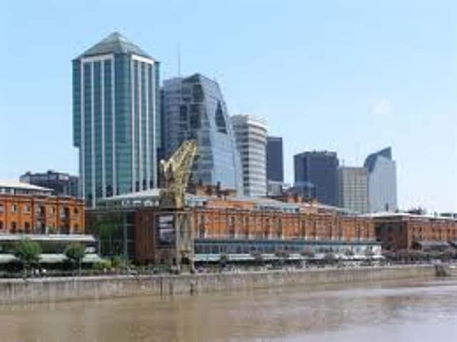 Buenos Aires City Tour with Luxury Lunch - Plaza de Mayo and three layers of the city