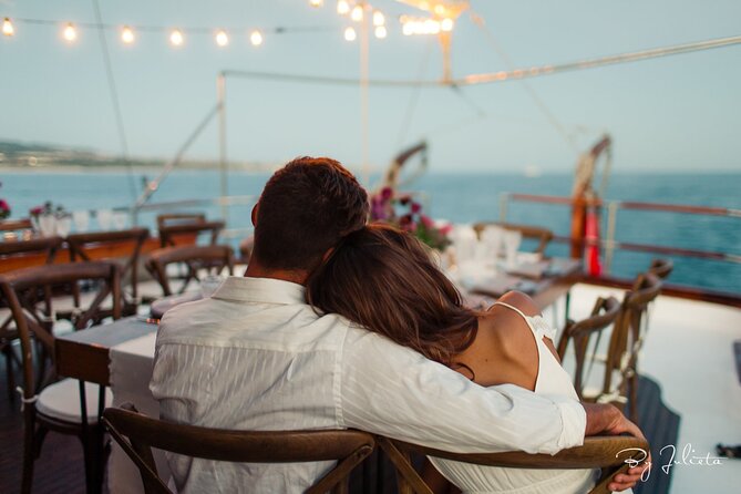 Cabo San Lucas Luxury Sailing Yacht and Dinner with a Chef - A three-hour route toward Land’s End