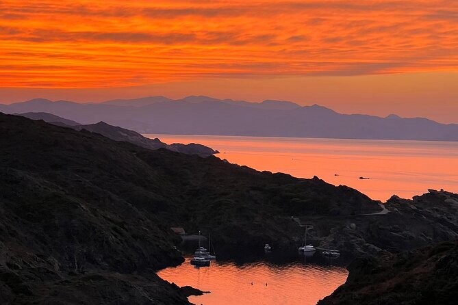 Cadaqués/Begur Private Luxury Tour Costa Brava by Mercedes Vogue - Who should book this experience?