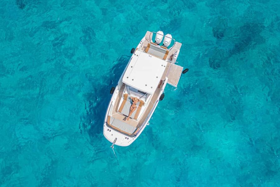Cagliari: Luxury Motorboat Tour with 3 Swim Stops & Wine - Why this boat trip works so well in Cagliari