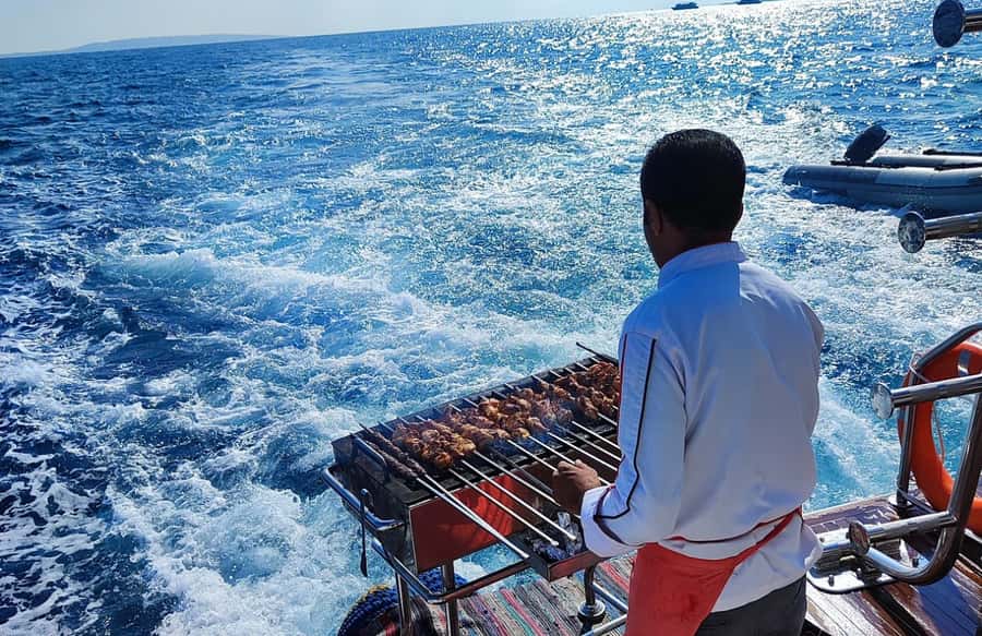 Cairo to Red Sea: VIP Yacht Cruise, Snorkeling & Lunch - Should you book the Cairo to Red Sea yacht cruise?
