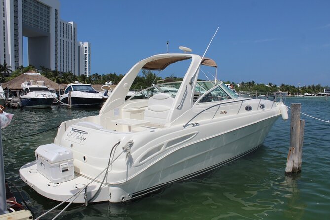 Cancun Bay Private 2-Hour on a Luxury Yacht - Drinks, Music, and Onboard Comfort