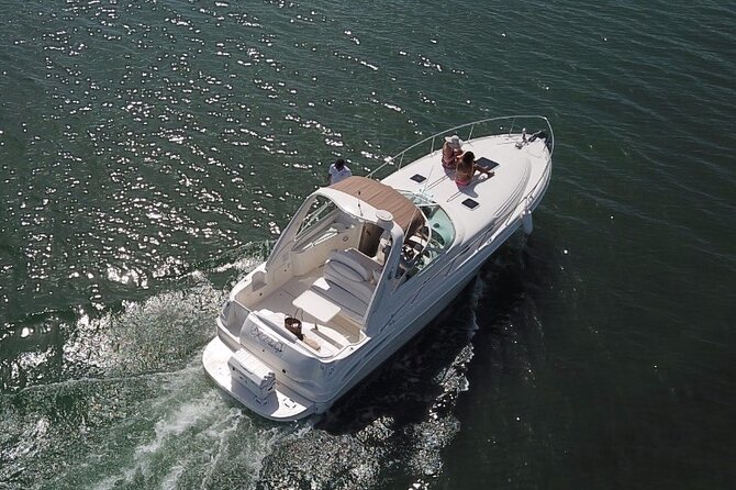 Cancun Bay Private 2-Hour on a Luxury Yacht - Two Hours Across Cancun Bay and Laguna Nichupté
