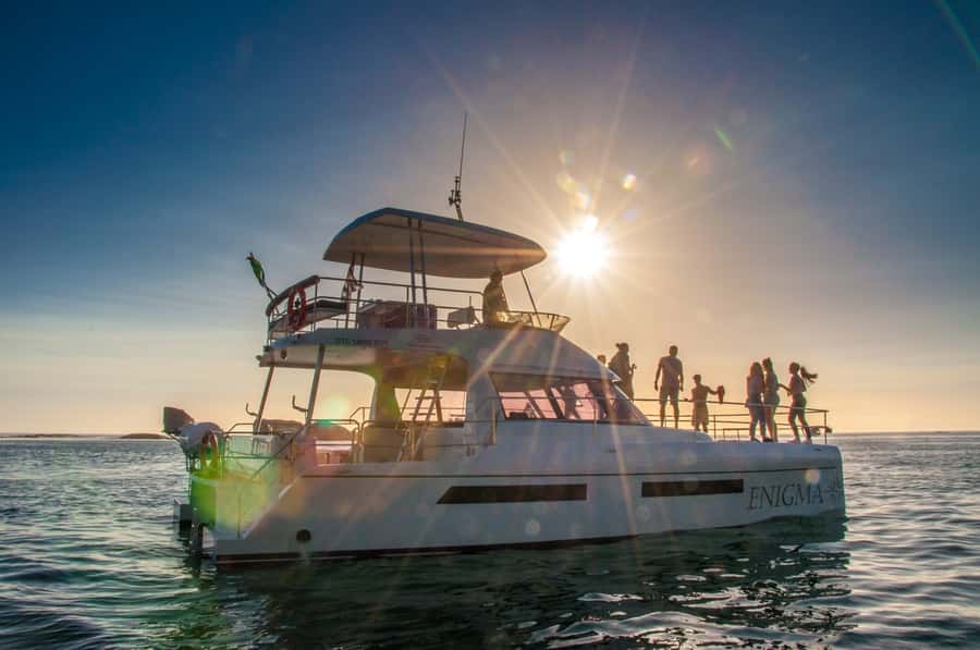 Cape Town: 1.5-Hour Luxury Sunset Cruise with Prosecco - Two glasses of sparkling wine