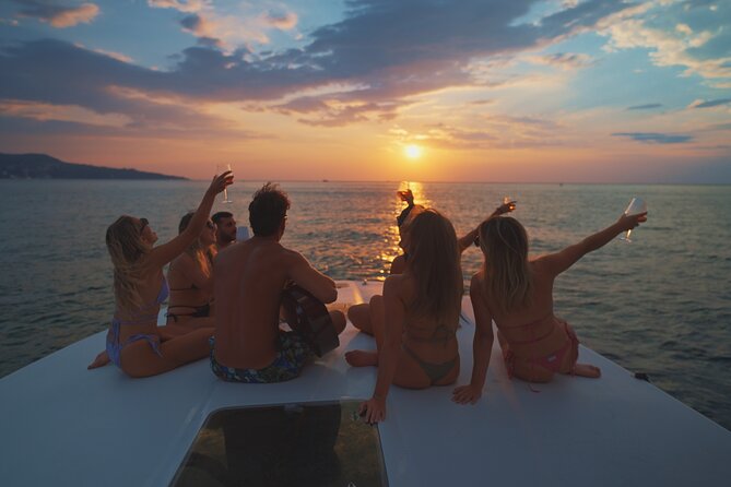 Capri Private luxury Boat Tour - Two hours near the Faraglioni and Marina Piccola