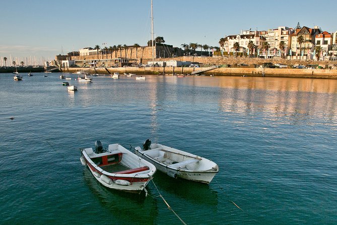 Cascais: Glamour and Decay by The Lisbon Coastline - Private Tour - Casa de Santa Maria and Raul Lino