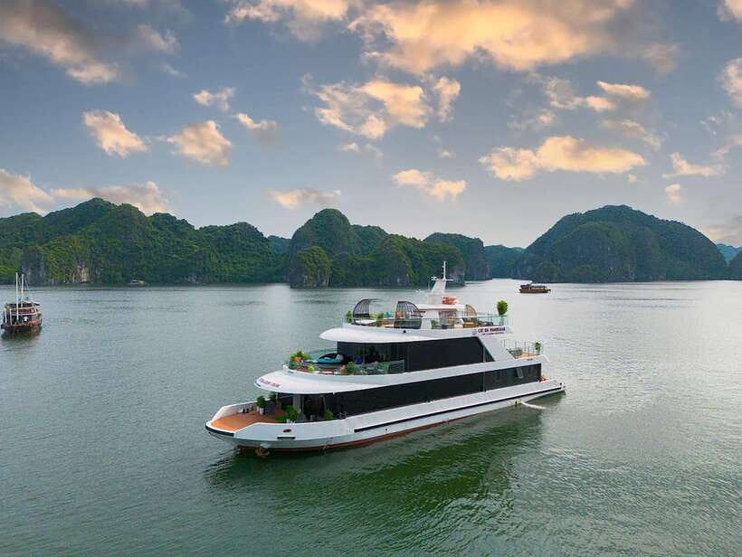 Cat Ba Island: Lan Ha Bay Full-Day with Luxury Cruise - Starting from Cat Ba and passing Cai Beo Floating Village