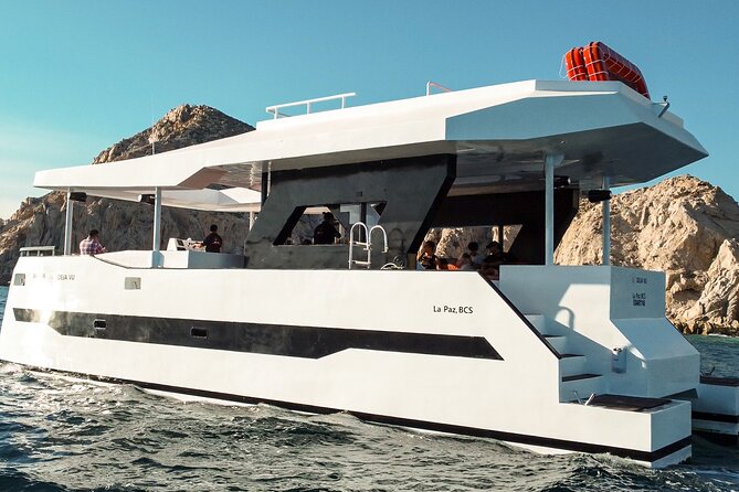 Catamaran - Luxury Private Tour - A private Cabo cruise built around the Arch