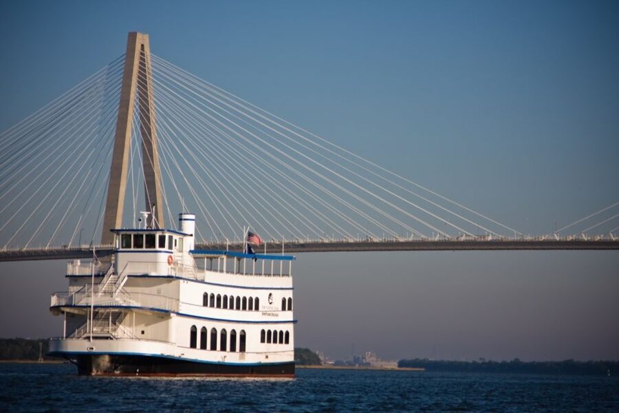 Charleston: Luxury Harbor Dinner Cruise - A three-course meal with a few menu questions