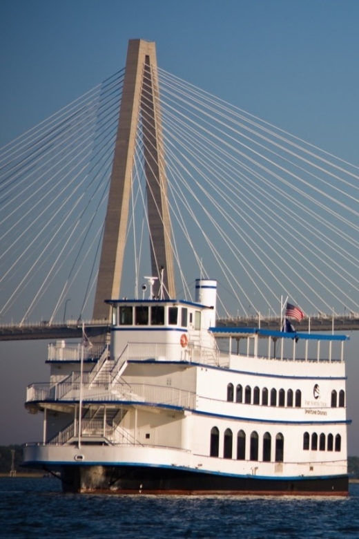 Charleston: Luxury Harbor Dinner Cruise - Service is a major strength