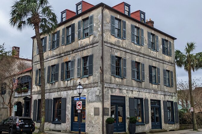 Charleston Style VIP Tour - The Battery and White Point Garden: Charleston’s grand opening scene