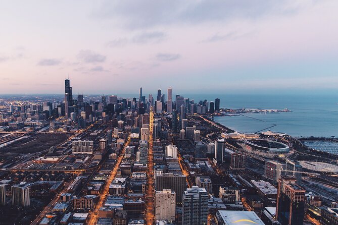 Chicago 4-Hour Sightseeing Transfer by Luxury Private Sedan - The pickup and arrival process