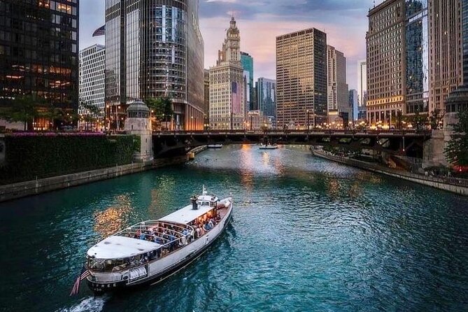 Chicago Luxury Minibus City Tour and Architecture River Cruise - What the Minibus Commentary Adds