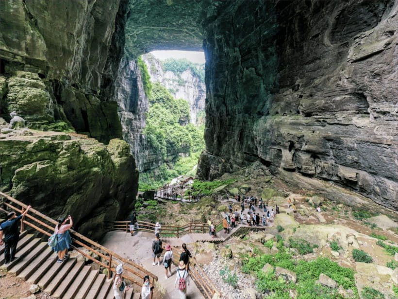 Chongqing: Wulong 2 Spots All-inclusive Luxury Private Trip - The two-hour walk through Longshuixia Gap