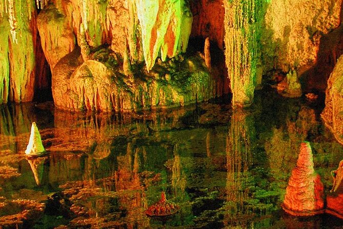 Chongqing Wulong: All inclusive luxury private trip to 2 spots - Walking Through Longshuixia Gap