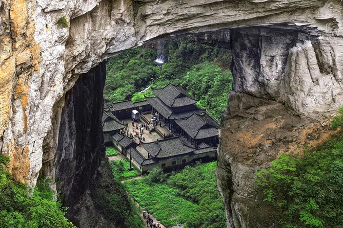 Chongqing Wulong: All inclusive luxury private trip to 2 spots - Lunch, Local Food, and a Needed Pause