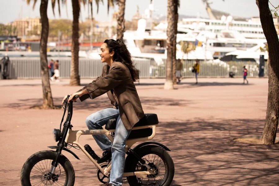 City Highlight Tour on a Luxury (electrical) Fatbike - Starting beside the sea at Sup Spot BCN