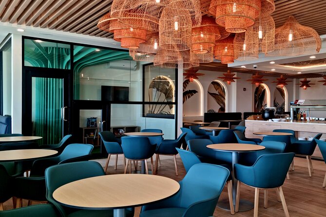 Club Mobay Sangster Airport VIP Lounge with Priority Entry - How the service handles families and delays