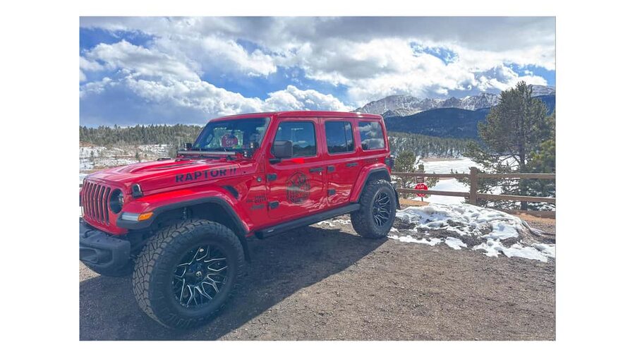 Colorado Springs: Pikes Peak Luxury Jeep Tour - What makes this Pikes Peak tour worth considering