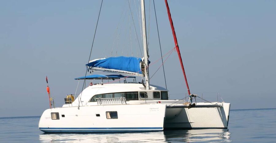 Costa Tropical: Luxury Catamaran Trip with Lunch - Key points at a glance