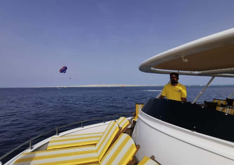 Dahab: luxury Snorkeling cruise with buffet lunch - Buffet lunch: filling, but keep the word luxury in check